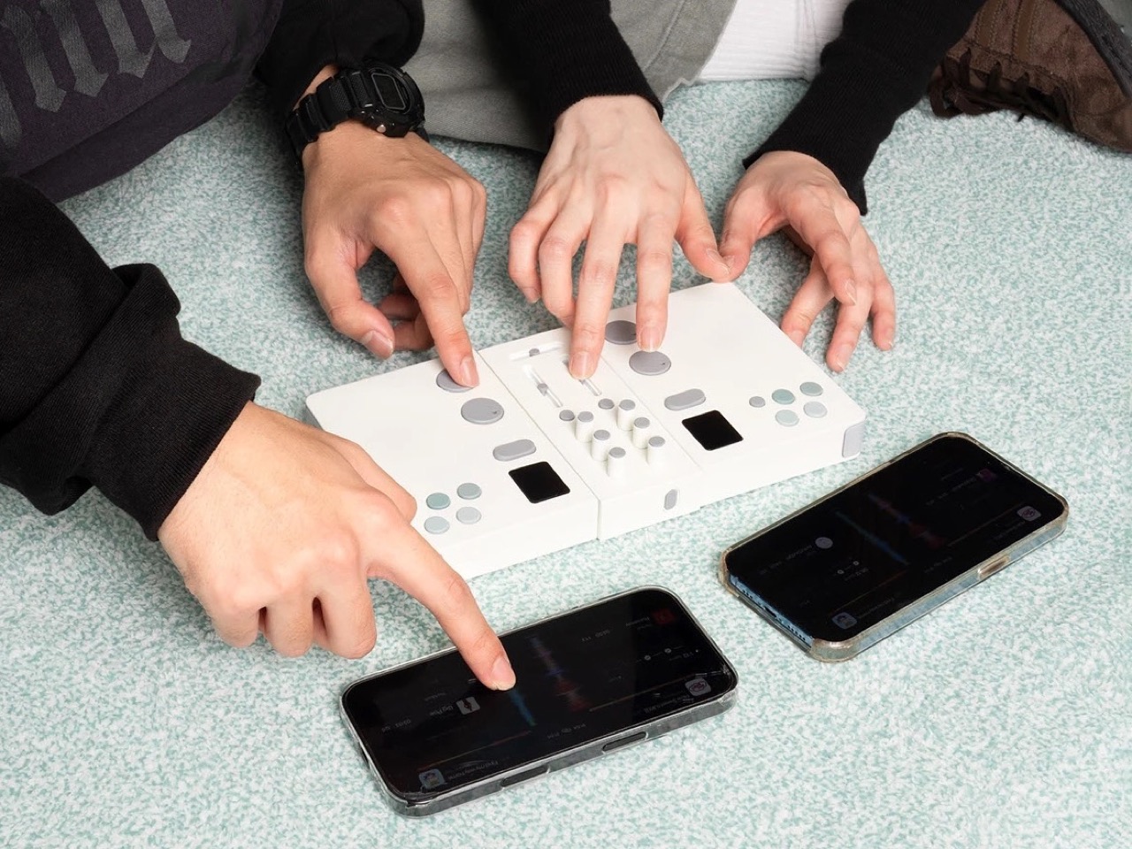 Split DJ Controller，Switch inspiration，Double Dish，Twin DJ Console，Portable Dish Maker，