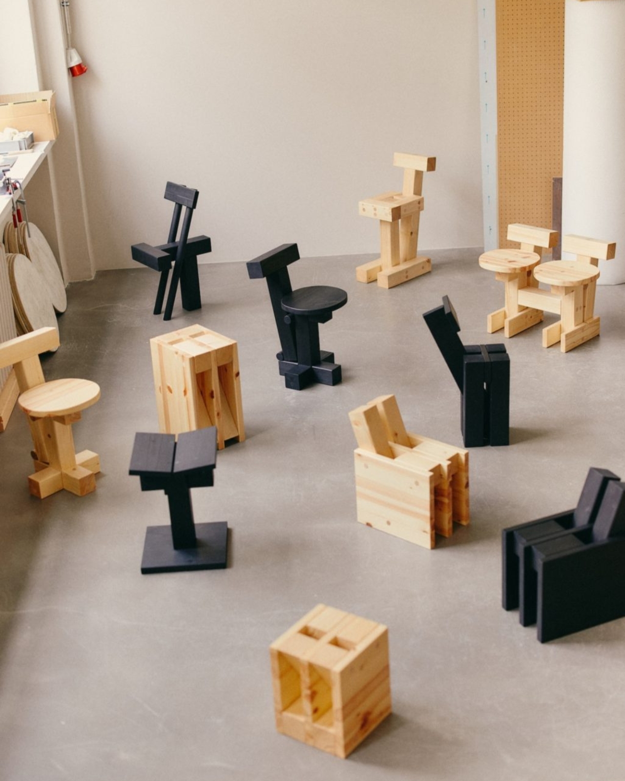 Children's Fun Furniture，Children's Fun Furniture，Solid wood seat，Contemporary design，Solid wood seat，Contemporary design，INDERGARTEN，Beech，INDERGARTEN，Beech，