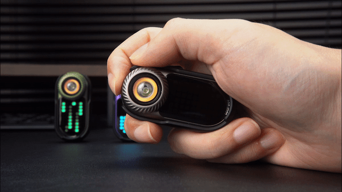 Loop Gear，Mini flashlight，Unzip turntable，Pixel screen，Small game flashlight，