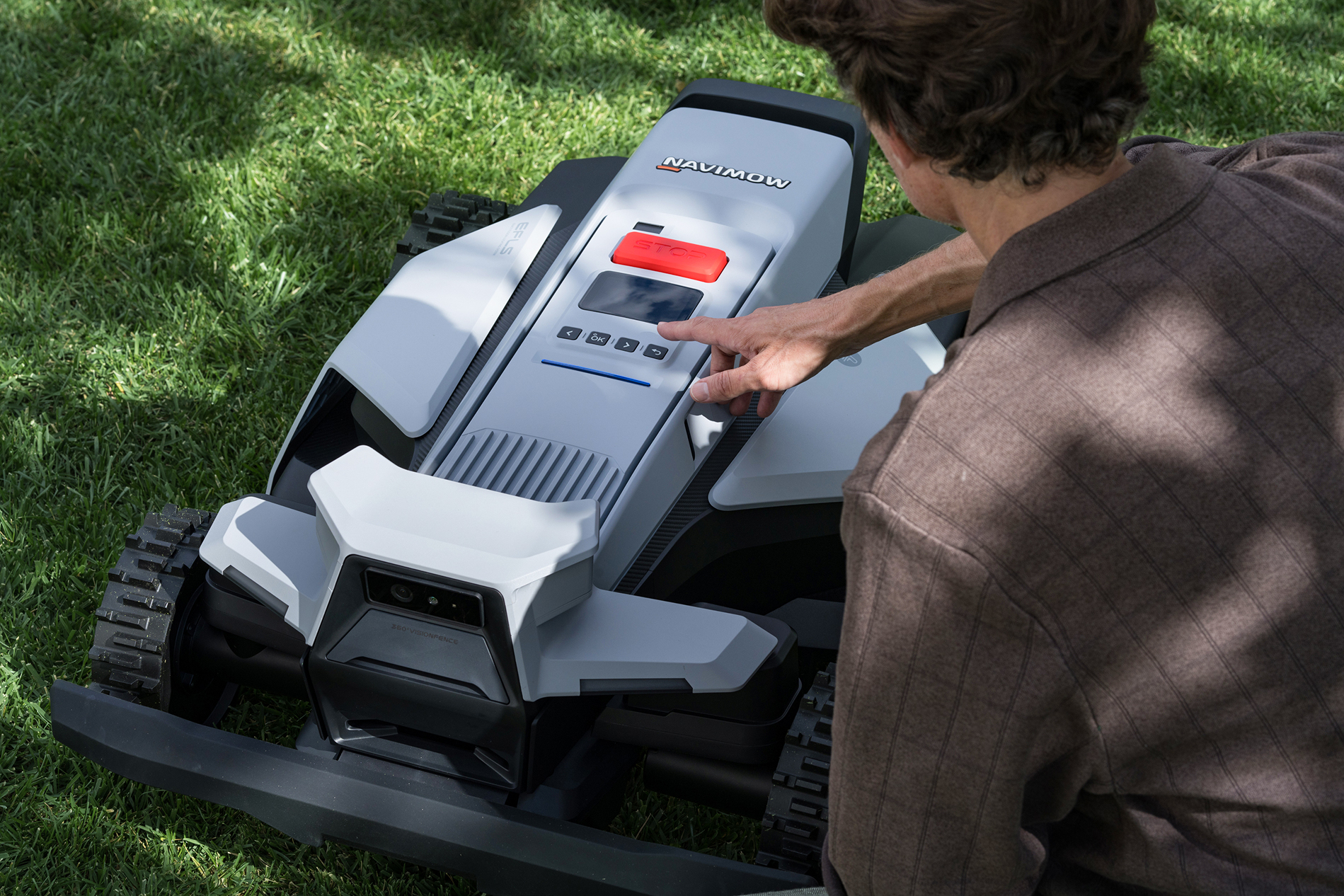 Lawn mower robot，Red Dot Award 2026，
