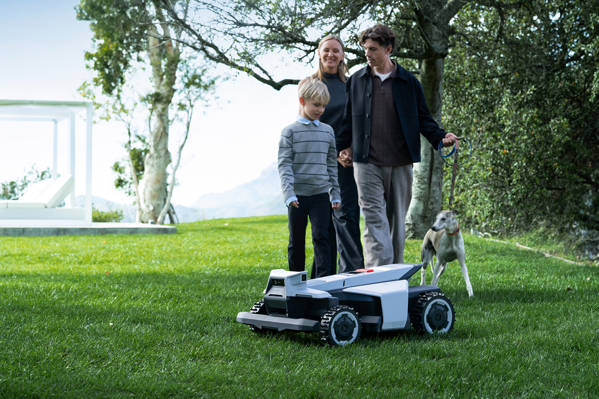 Lawn mower robot，Red Dot Award 2026，