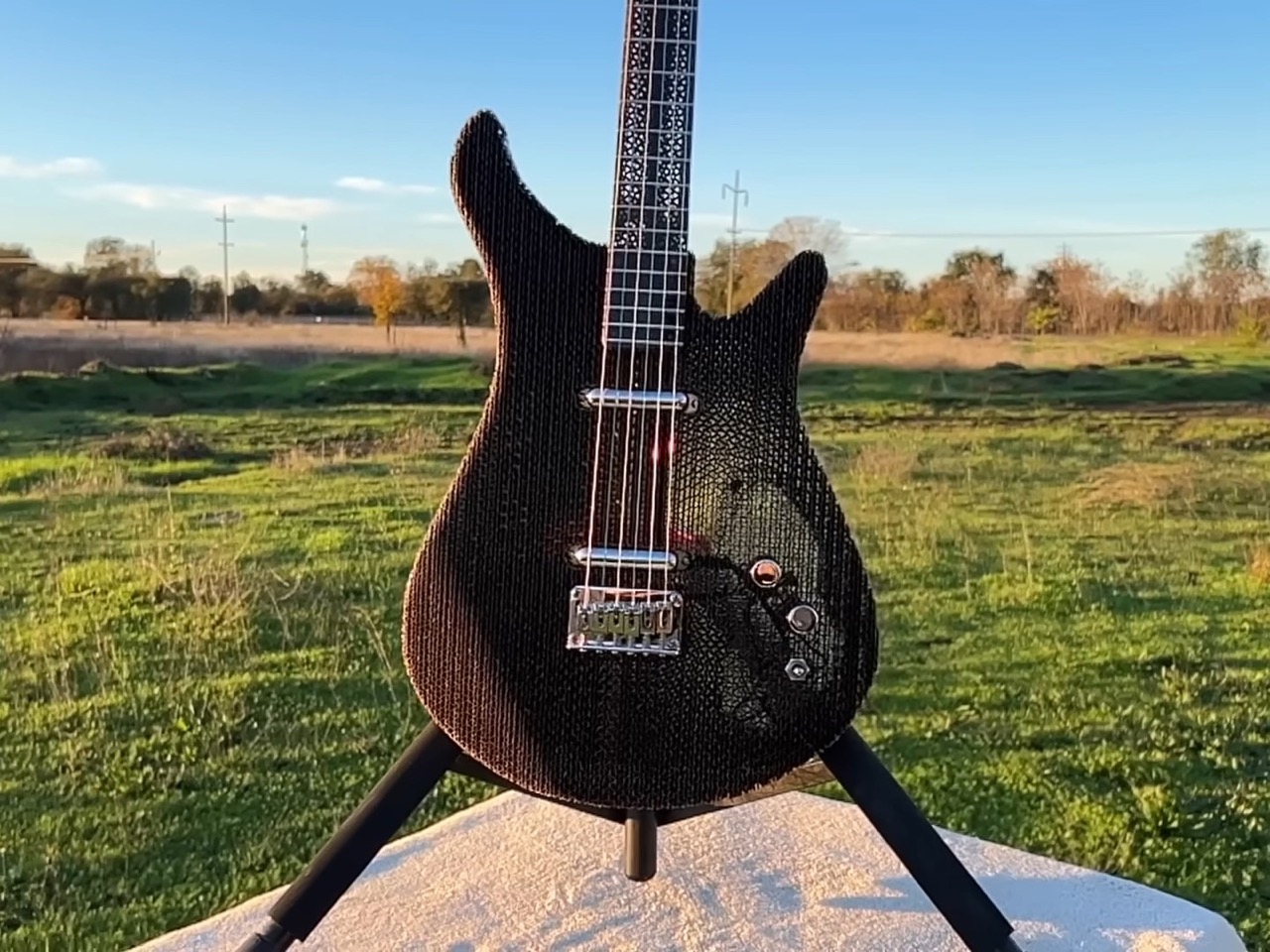 Electric guitar，Corrugated board，originality，Musical Instruments，