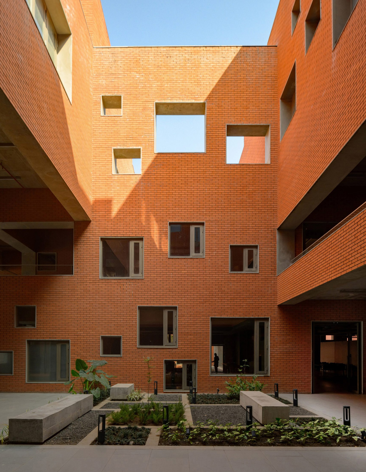 Architecture of India，stepped public landscape，climate response，Artistic atmosphere，