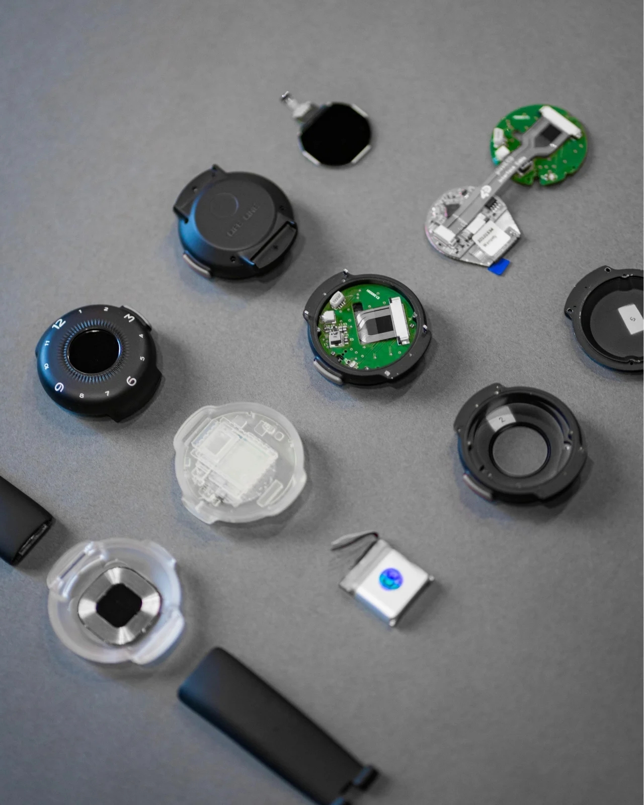 O-Boy，Intelligent Watch，satellite communication watch，emergency equipment，Safety Wearable，