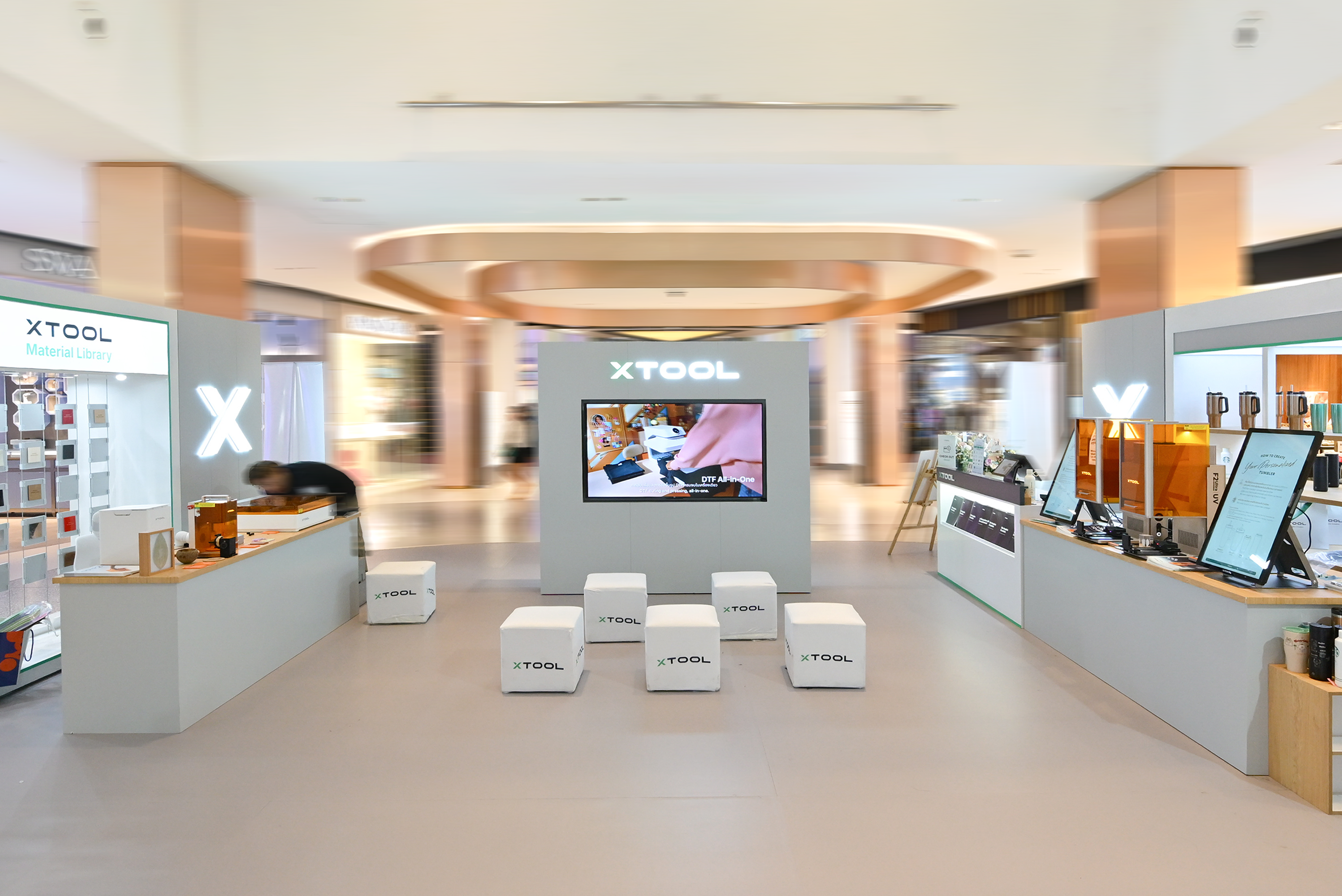 space design ，Brand design，Commercial space design，Flash Space，E-commerce vision，Product rendering，3D rendering，VI design，