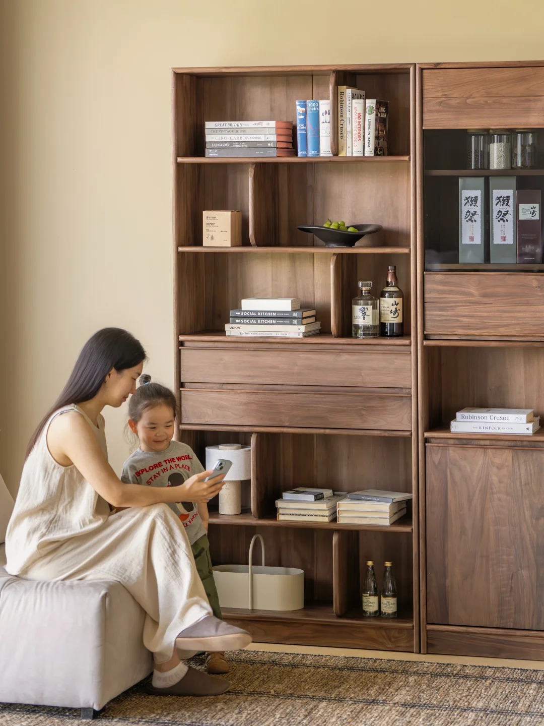 Black walnut furniture，Solid wood furniture，Residential Furniture，furniture design ，Original design，Black Walnut Bookcase，