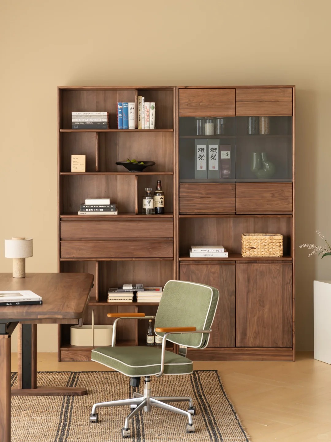 Black walnut furniture，Solid wood furniture，Residential Furniture，furniture design ，Original design，Black Walnut Bookcase，