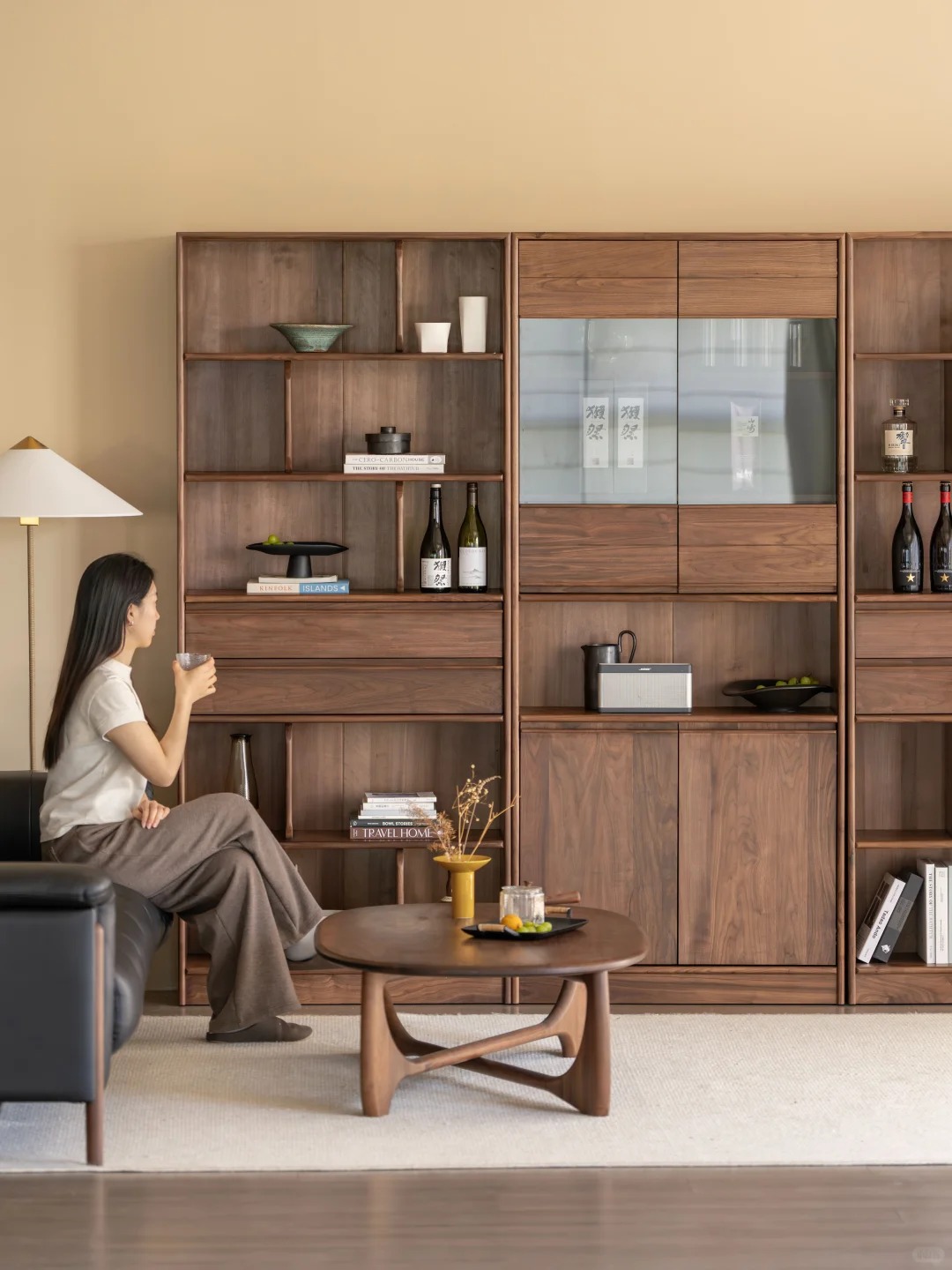 Black walnut furniture，Solid wood furniture，Residential Furniture，furniture design ，Original design，Black Walnut Bookcase，