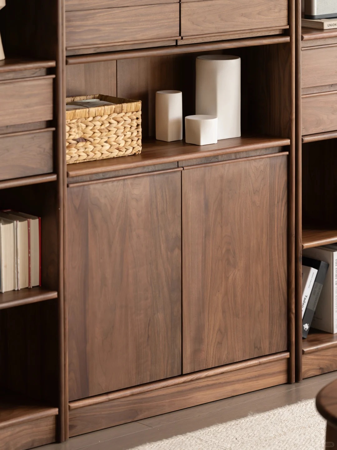 Black walnut furniture，Solid wood furniture，Residential Furniture，furniture design ，Original design，Black Walnut Bookcase，