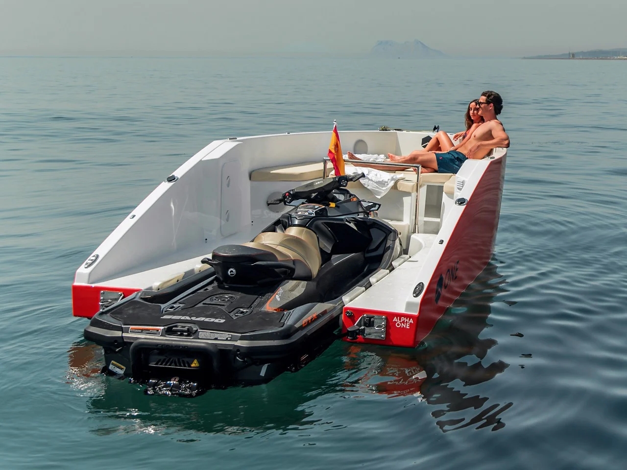 One 16，Multi-functional yacht，vehicle，motorboat，