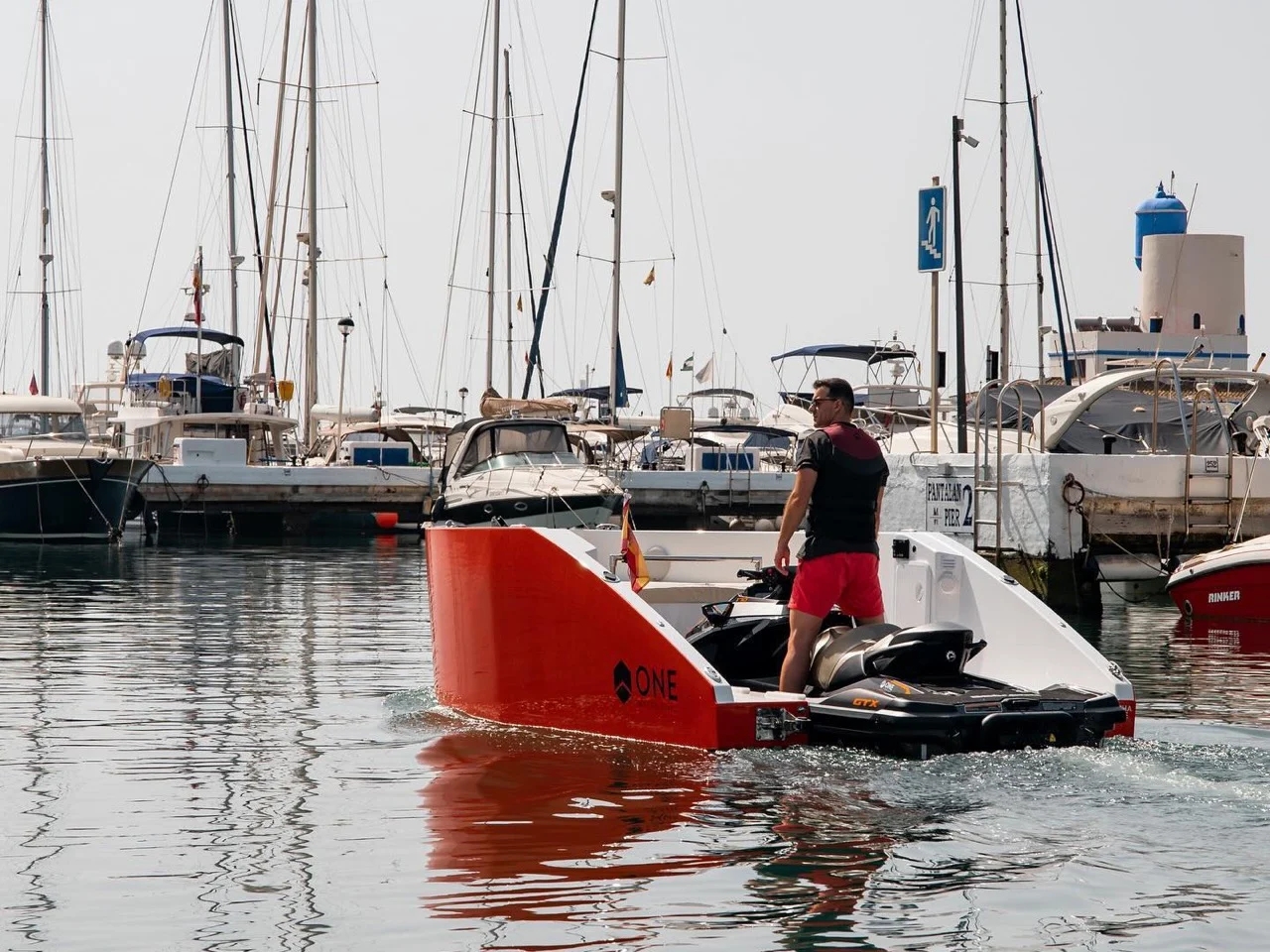 One 16，Multi-functional yacht，vehicle，motorboat，