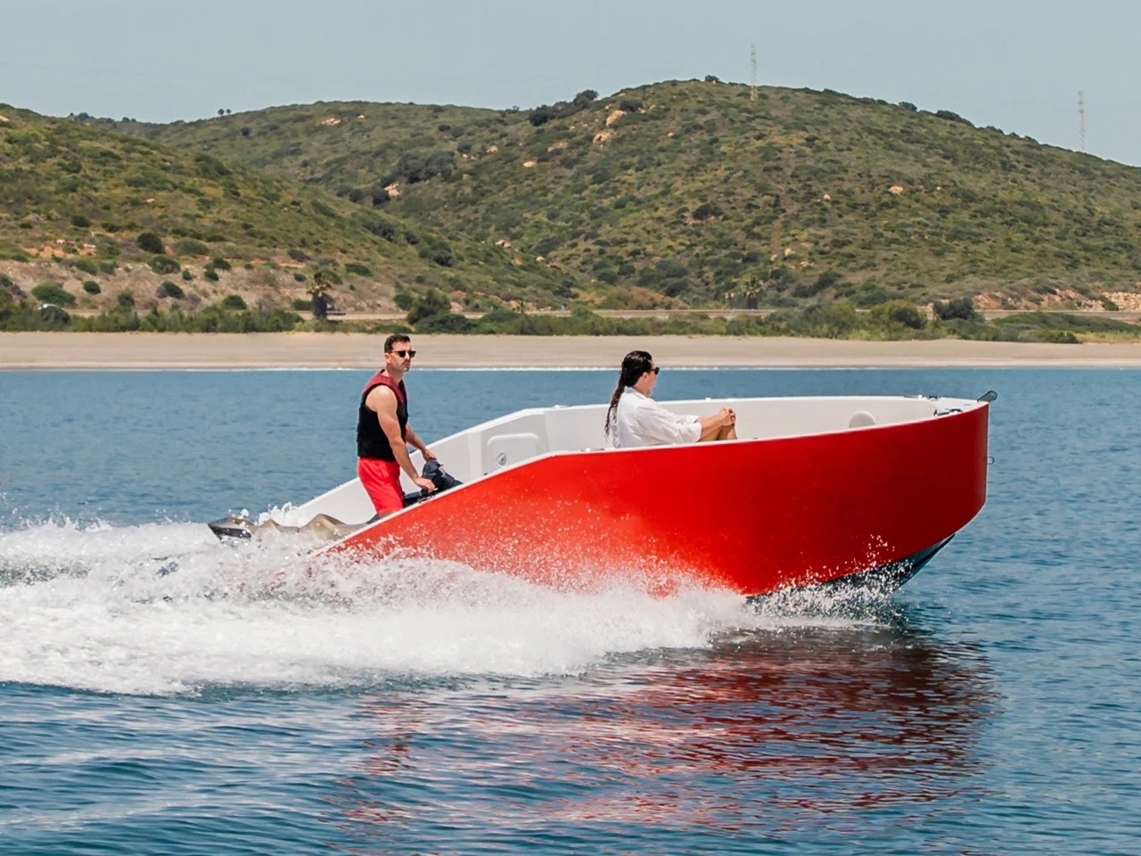 One 16，Multi-functional yacht，vehicle，motorboat，