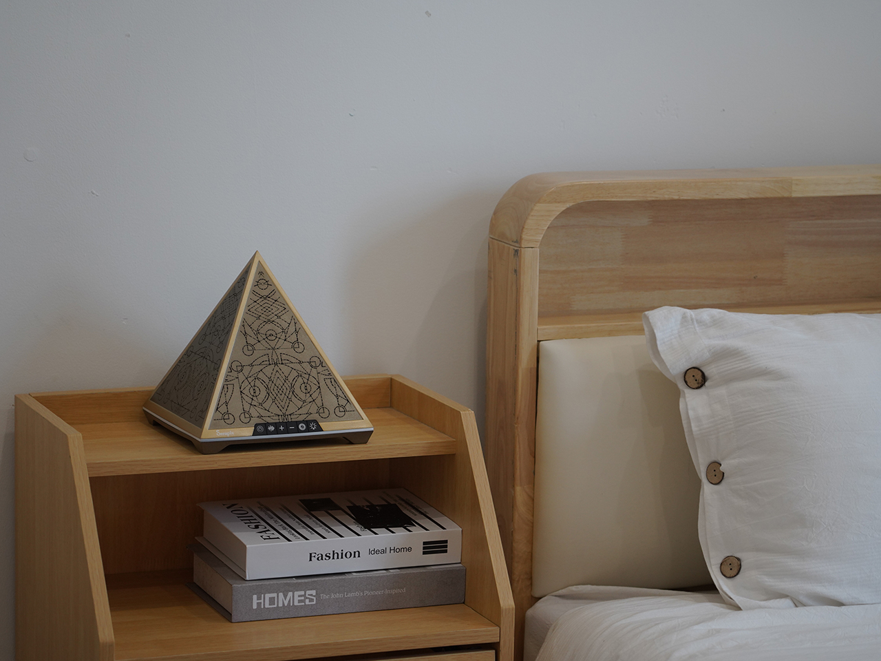 Sleep aid artifact，No screen sleep instrument，Pyramid，Schumann resonance，good sleep，