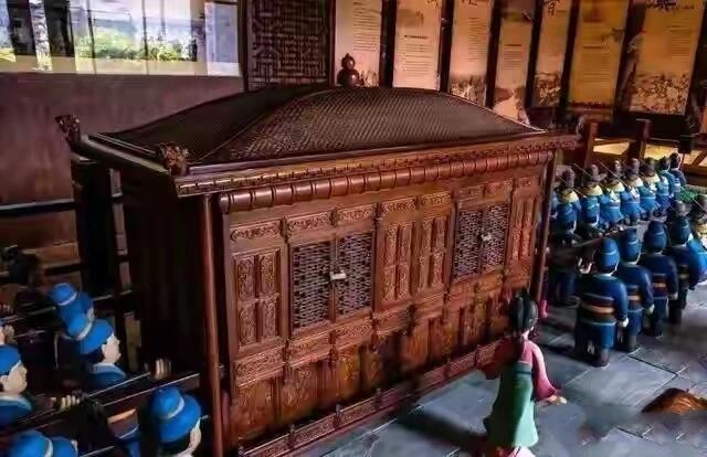 When I was a child's dream carriage sedan chair when I was a child's favorite# mysterious night，