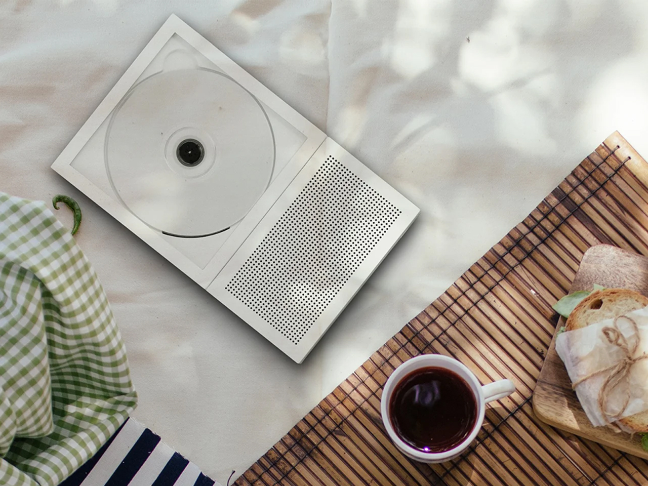 Portable CD Player，Hi-fi，cover design ，Retro Revival，Entity Album，