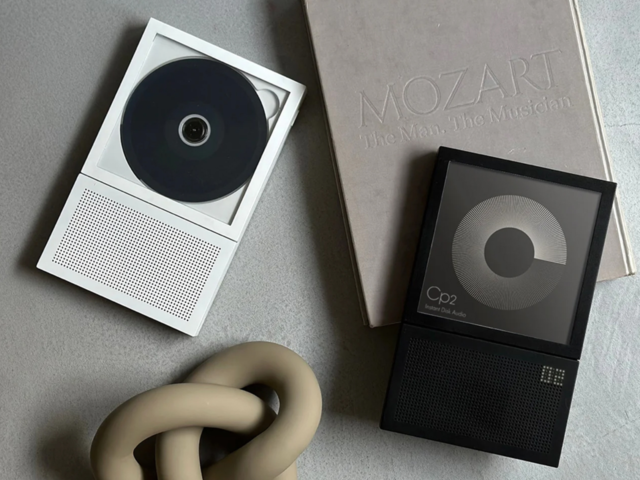 Portable CD Player，Hi-fi，cover design ，Retro Revival，Entity Album，