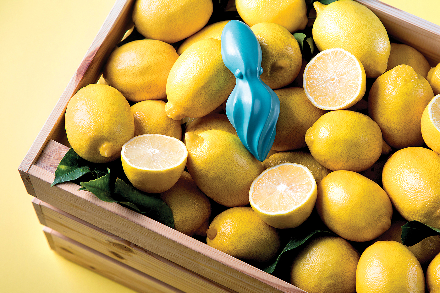 lemon squash，Squeeze lemon，Bionics Design ，octopus，extrusion，blue，Marine elements，Marine culture，Hand drawn divergence，