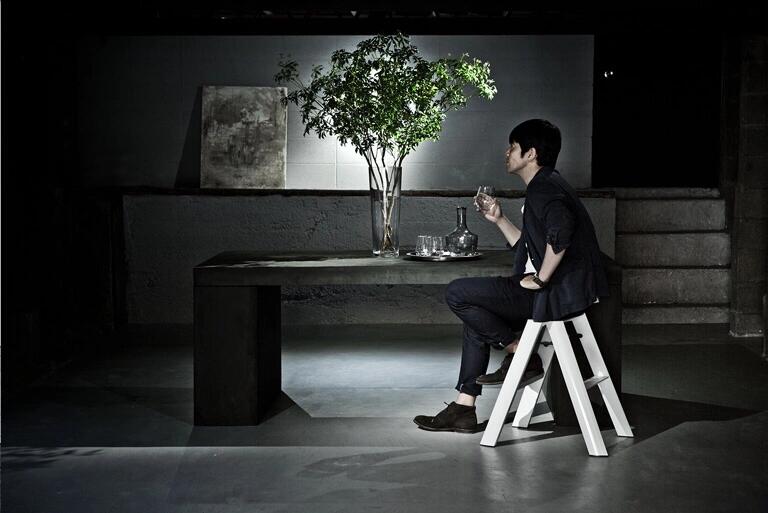 ladder，lucano，industrial design，Daily good things to share，100 a good design.，Shi Xiaoxi，Home Furnishing Daily，four-corner ladder，Why is this design good?，Side table，Sharing furniture.，Household ladder，stool，Japan excellent design award，home aesthetics，product design，Home design，
