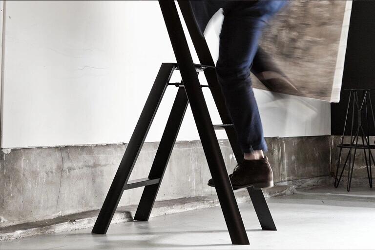 ladder，lucano，industrial design，Daily good things to share，100 a good design.，Shi Xiaoxi，Home Furnishing Daily，four-corner ladder，Why is this design good?，Side table，Sharing furniture.，Household ladder，stool，Japan excellent design award，home aesthetics，product design，Home design，