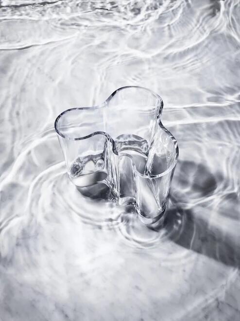 Iittala，industrial design，Daily sharing of good things.，product design，Notes Inspiration，Vase design，Shi Xiaoxi，Alva Alto，Daily Shard PLOG，Classic design，vase，Why is this design good?，home aesthetics，