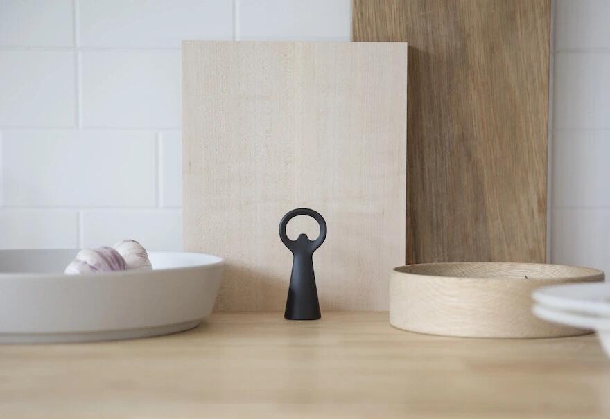 industrial design，product design，Notes Inspiration，Shi Xiaoxi，Japan excellent design award，Bottle opener，Why is this design good?，