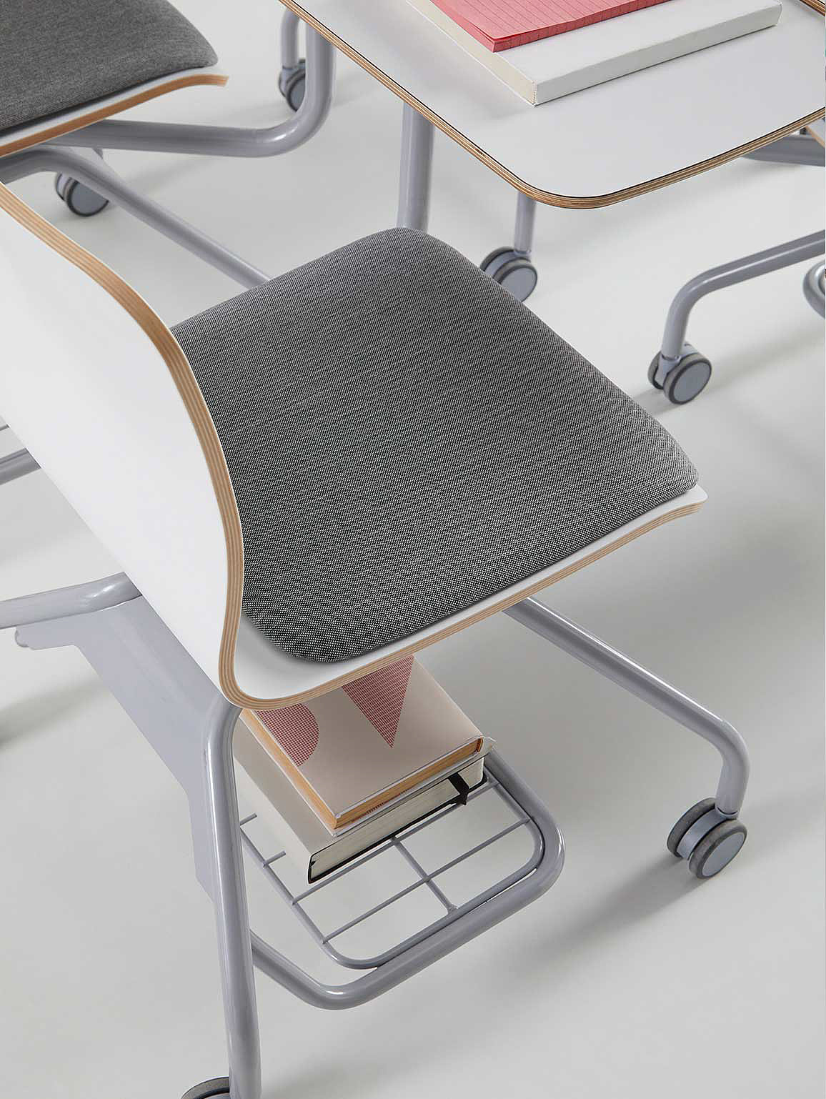 classroom，Writing chair，Federico Giner，Alegre Design，