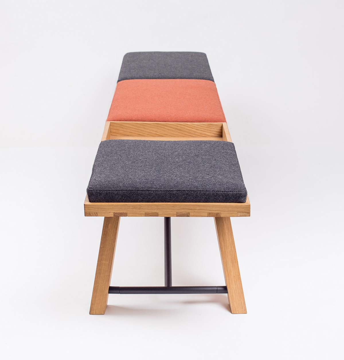 industrial design，bench，Meso，furniture，