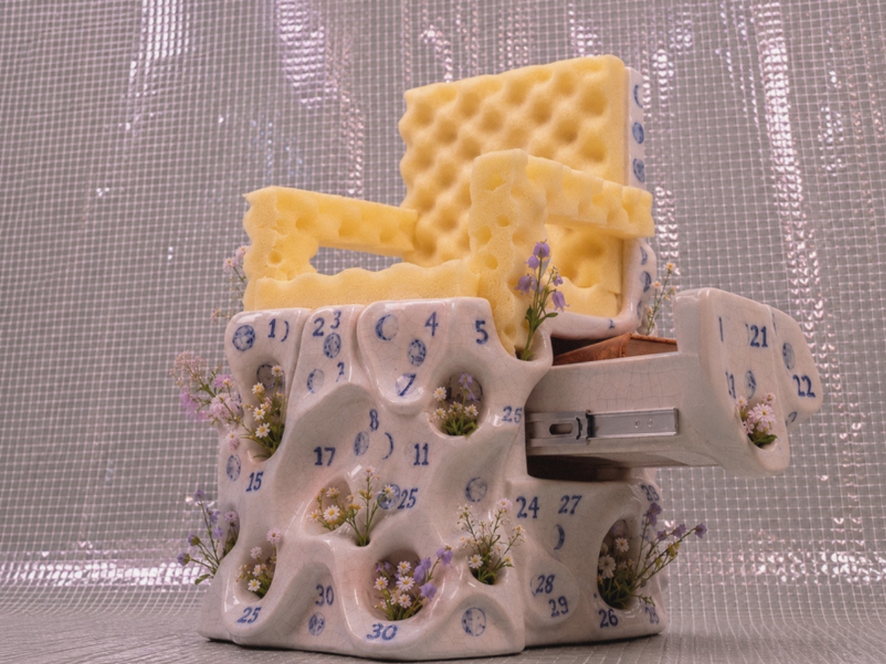 Ceramic Sculpture，Multifunctional storage，Furniture Chair，Storage books，HHMM，