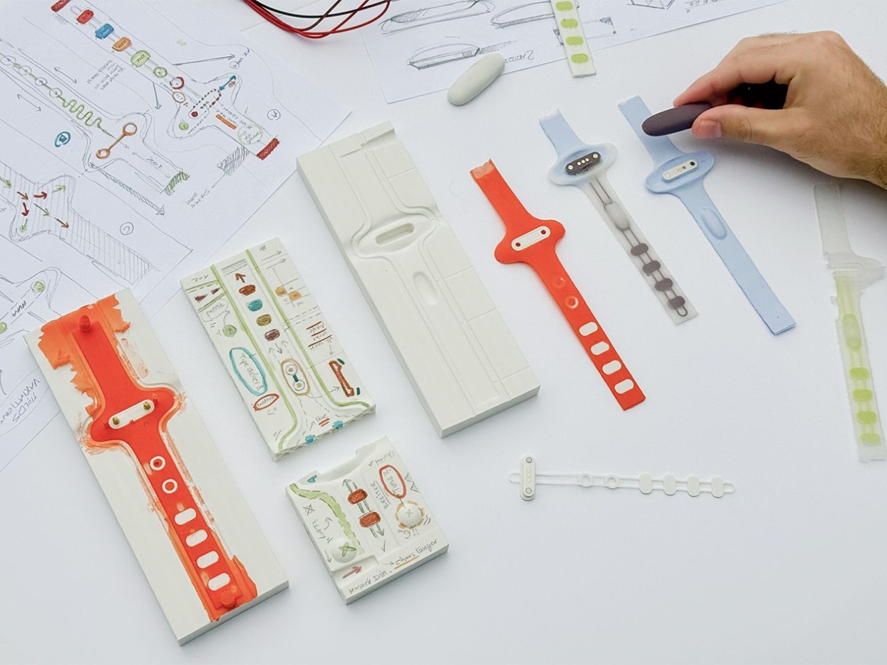 RIMOWA Design Prize，Samuel Nagel，Paul Feiler，EMG electromyographic sensing，Hearing-impaired assistance，