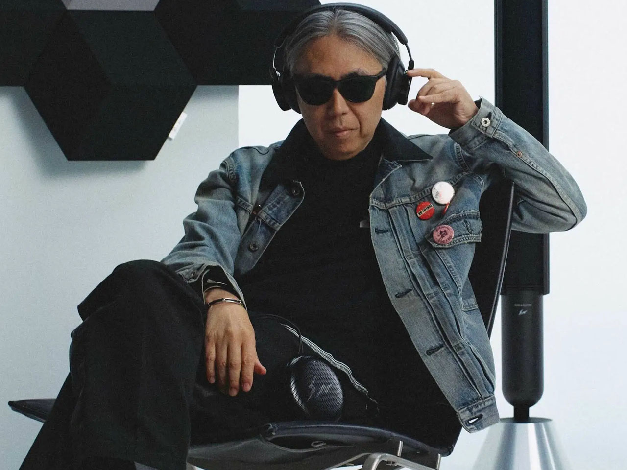 Bang & Olufsen，Beoplay H100，anodic oxidation ，Fragment Design，monochrome aesthetics，
