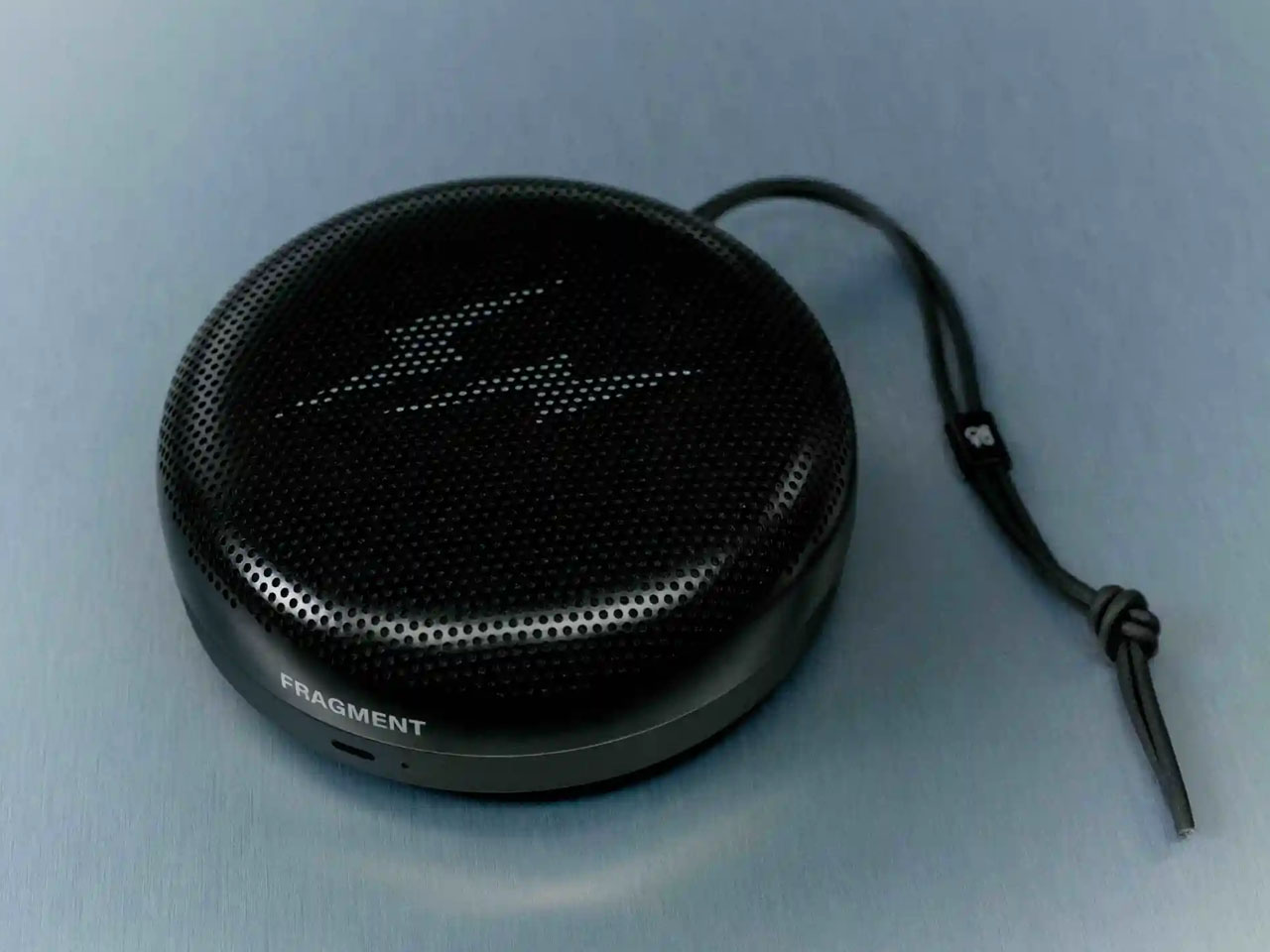 Bang & Olufsen，Beoplay H100，anodic oxidation ，Fragment Design，monochrome aesthetics，