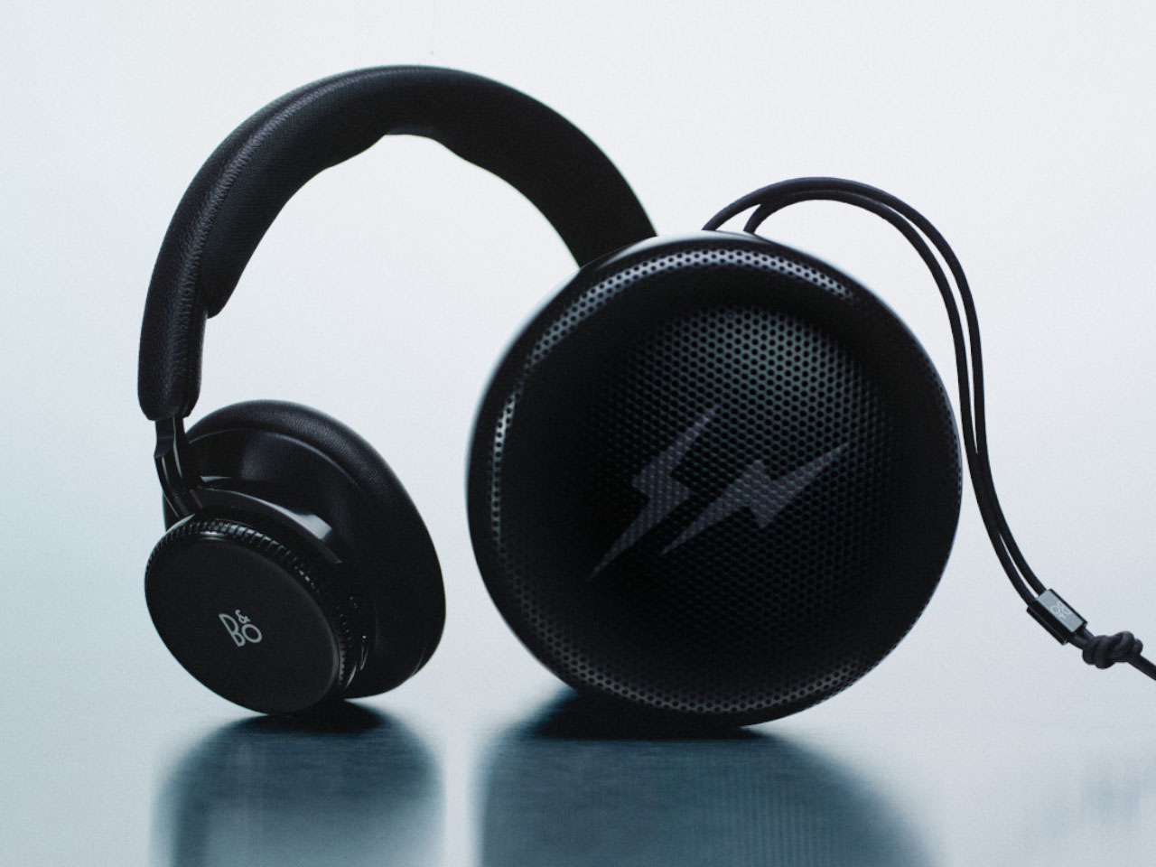 Bang & Olufsen，Beoplay H100，anodic oxidation ，Fragment Design，monochrome aesthetics，