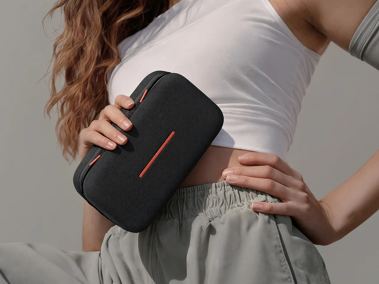 Deformation storage bag，Mobile phone bracket，Wireless charging dock，minimalist consumption，RED DOT，
