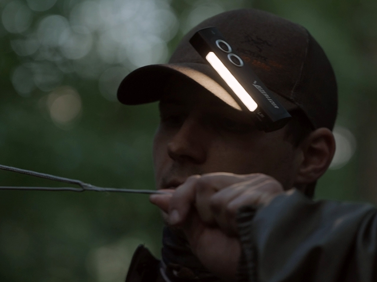Five-in-one flashlight，VEZERLEZER WK2，Stepless Dimming Side Lights，Magnetic tail cover，