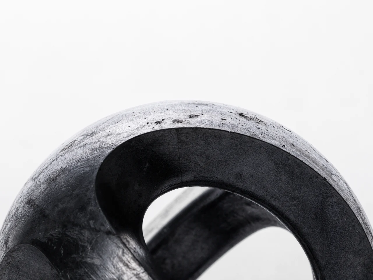 Aperire，Abandoned aluminum cans，Environmental Recycling，Wind-like fossil texture，Sustainable design，