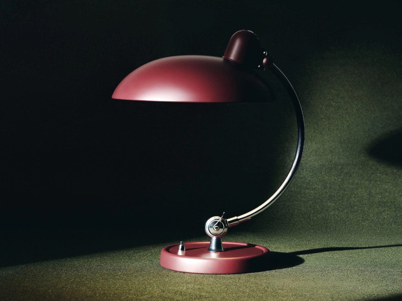 Desk lamp，originality，electronic product，a record player，