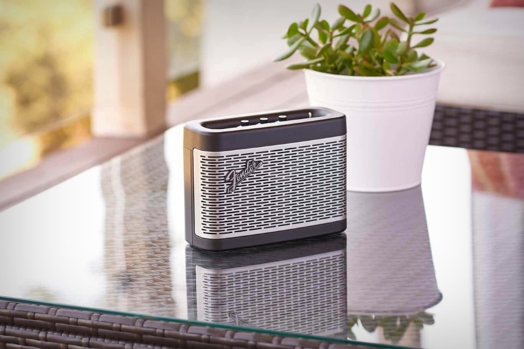 Fender，Metal，loudspeaker box，Bluetooth，