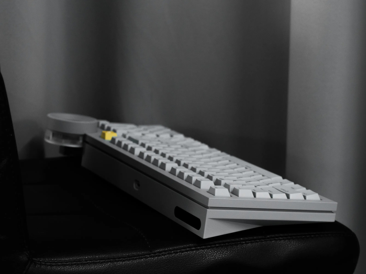 Church of Light，Mechanical keyboard，customized keyboard，Great office desk items，