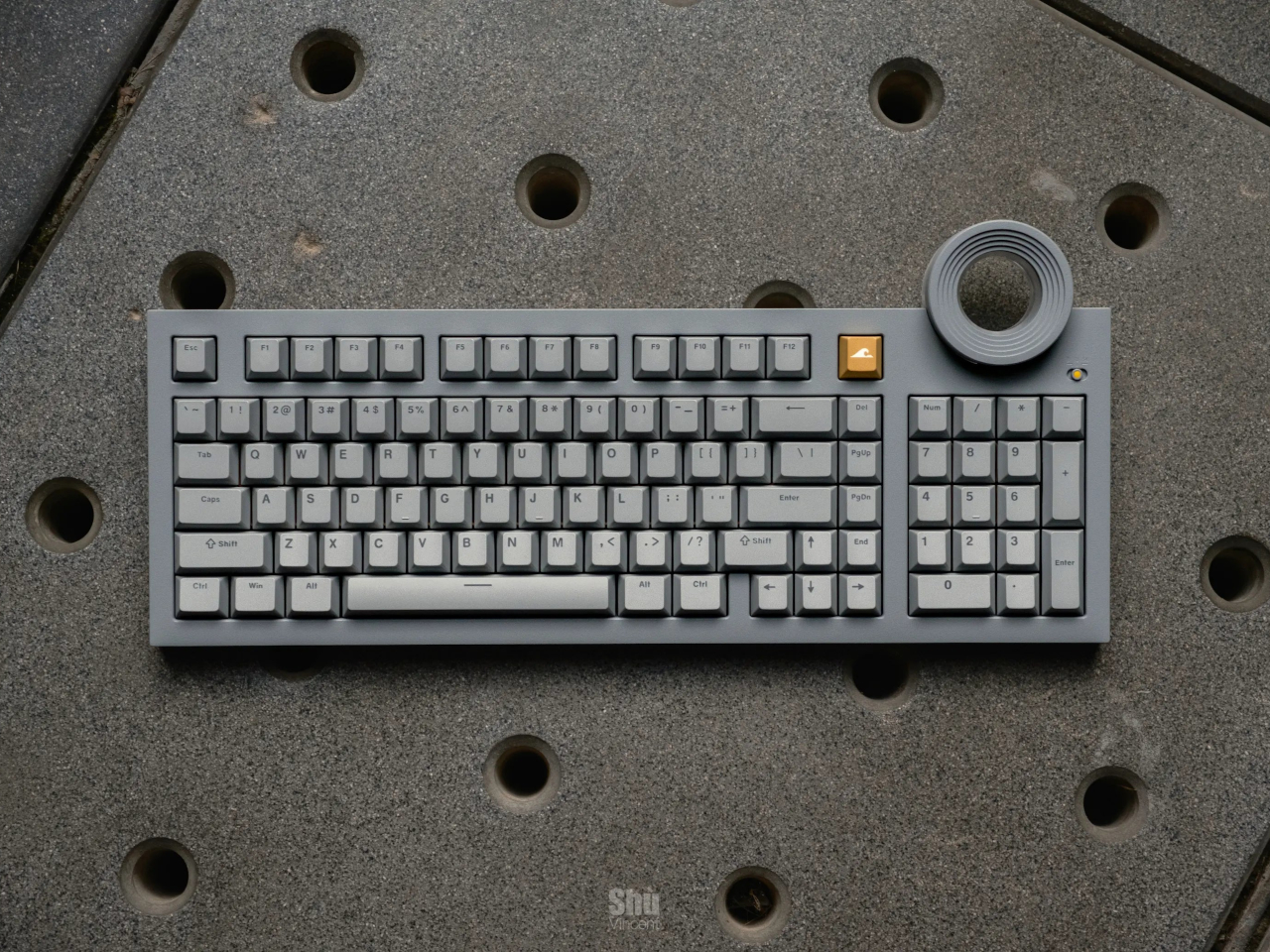 Church of Light，Mechanical keyboard，customized keyboard，Great office desk items，