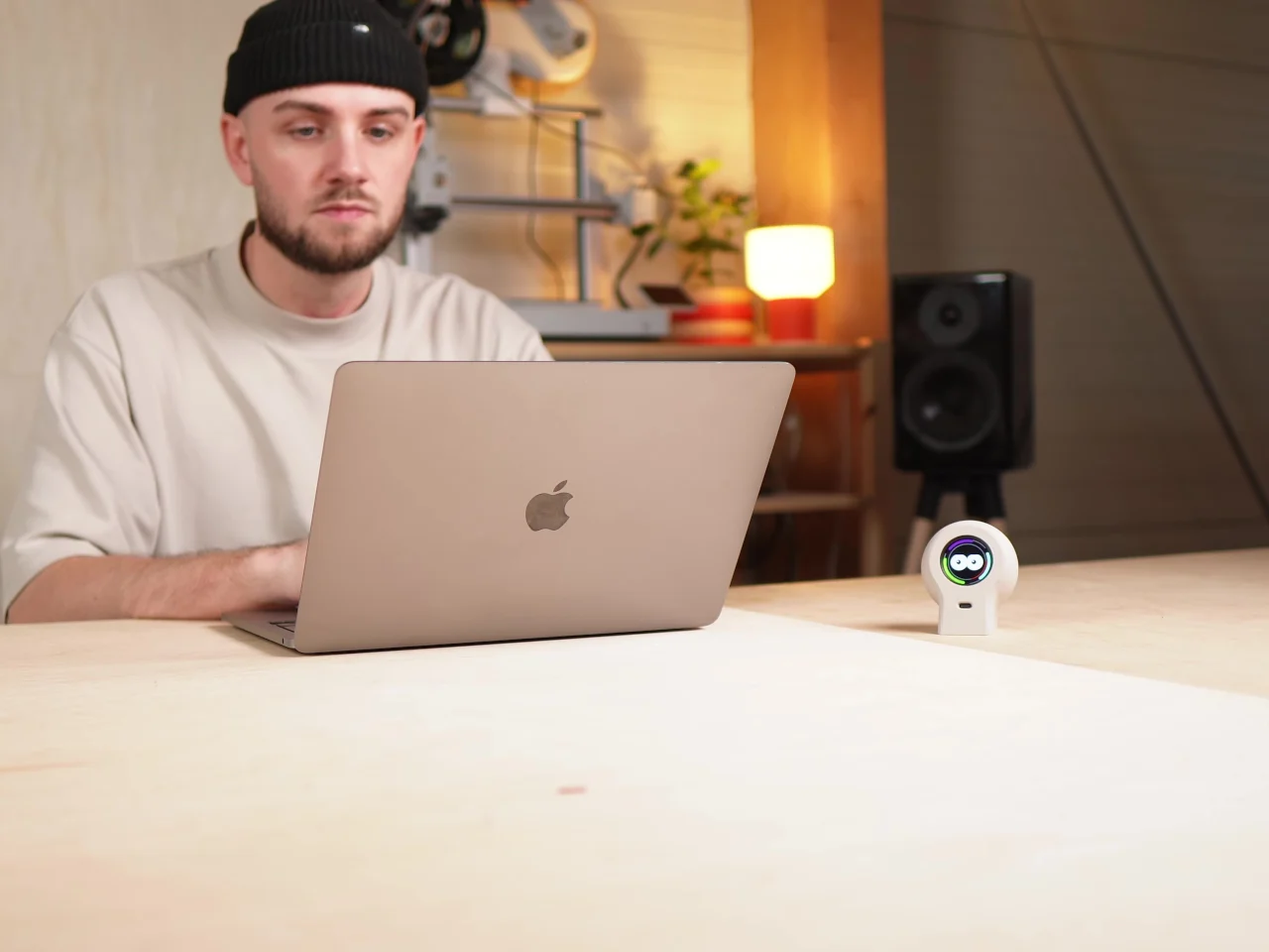 Stress-relief gadget，Electronic equipment，Interesting interaction，Good things on the table，DIY Desk Companion，