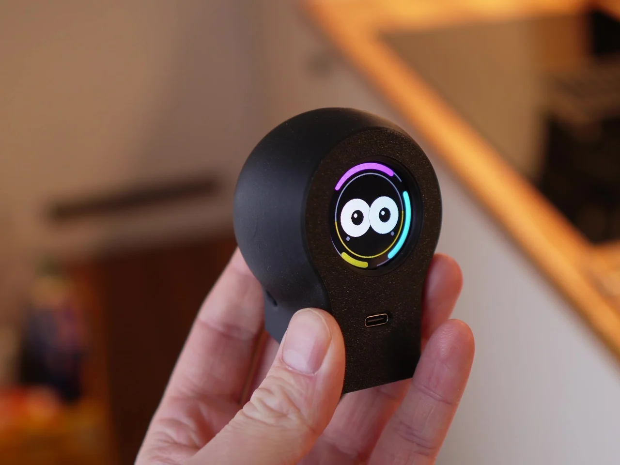 Stress-relief gadget，Electronic equipment，Interesting interaction，Good things on the table，DIY Desk Companion，