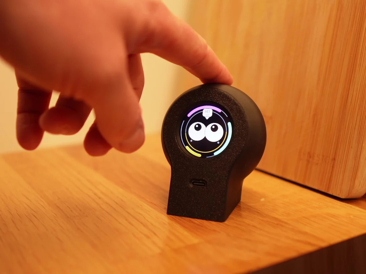 Stress-relief gadget，Electronic equipment，Interesting interaction，Good things on the table，DIY Desk Companion，
