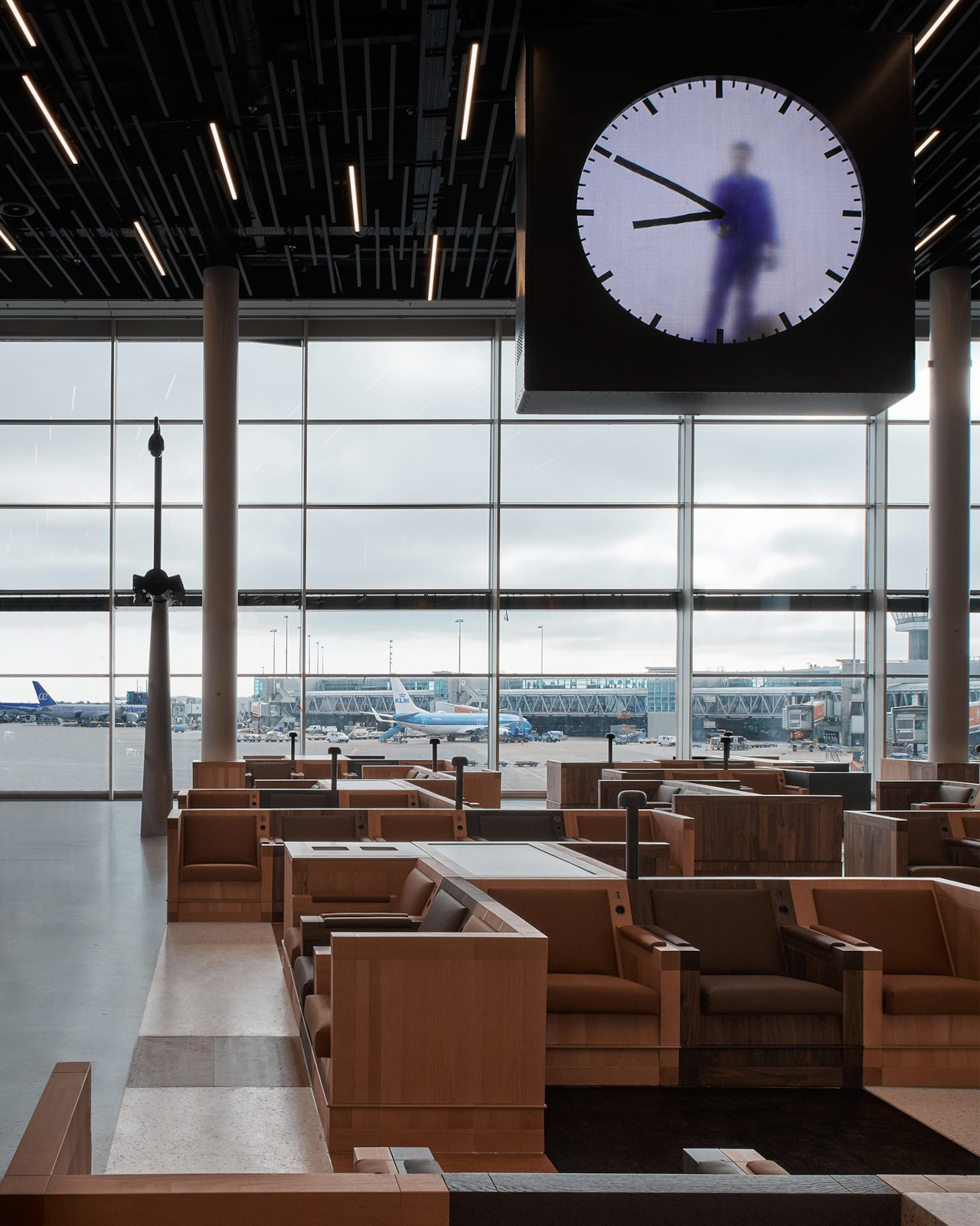 Schiphol Airport，Dutch style，Modular seat，European solid wood，Airport Interior Design，