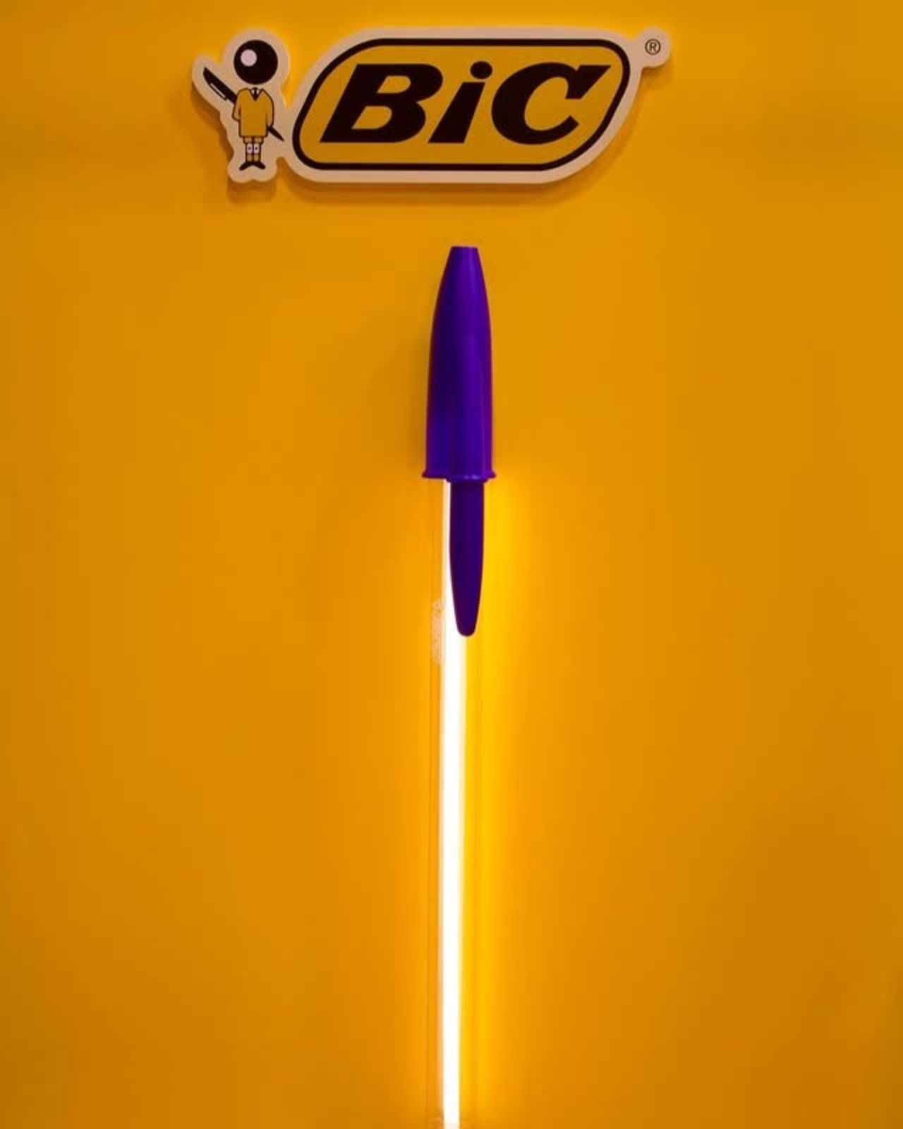 BIC Cristal，ball pen，Selection，LED light source，scale transformation，