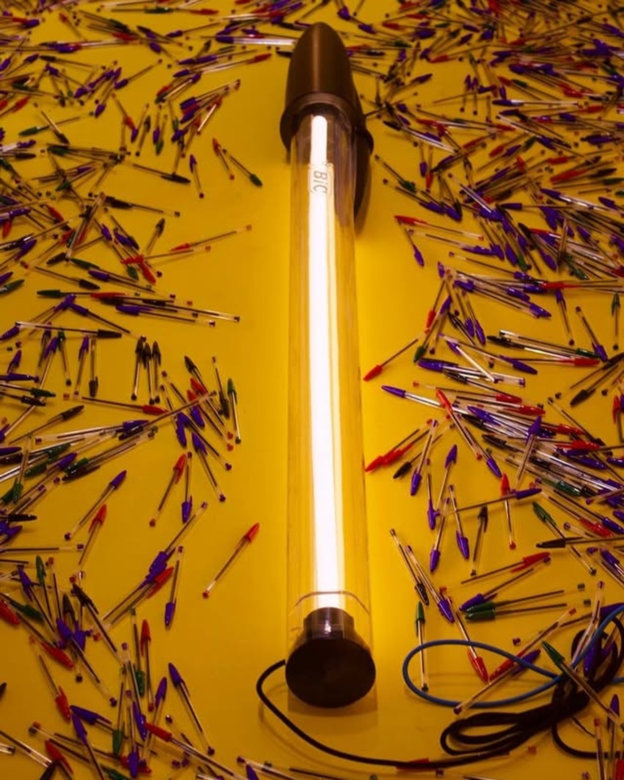 BIC Cristal，ball pen，Selection，LED light source，scale transformation，