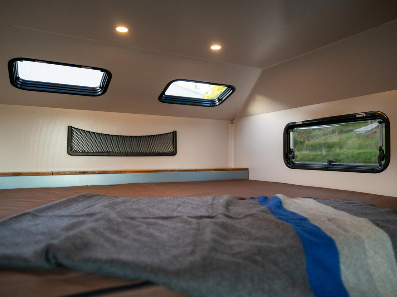 Pickup Camping Cabin，Hard shell roof，Lightweight RV，compound material，Cross-Country Camping，