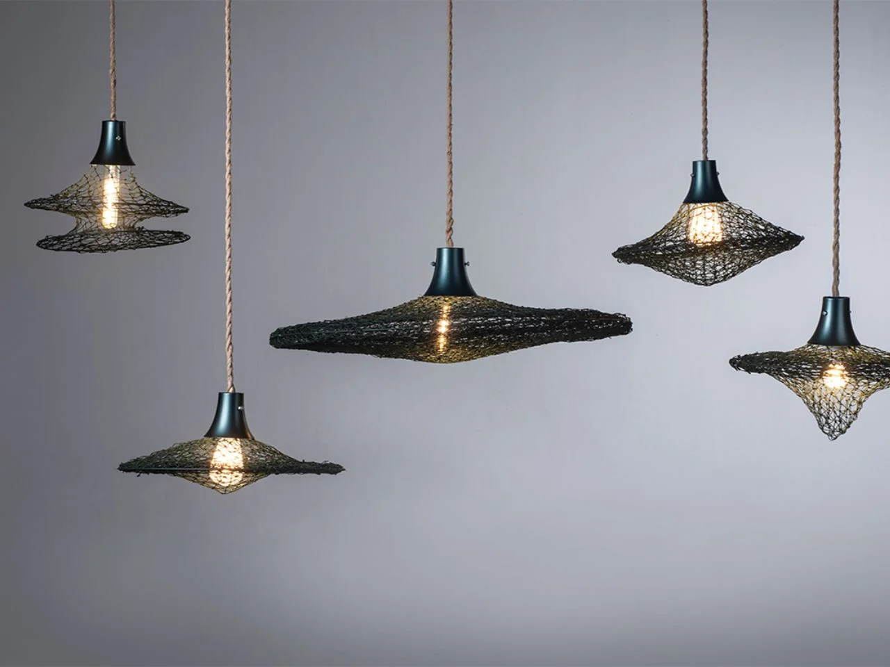 Abandoned fishing nets，Marine plastics，Sustainable design，weave，Lighting lamps，