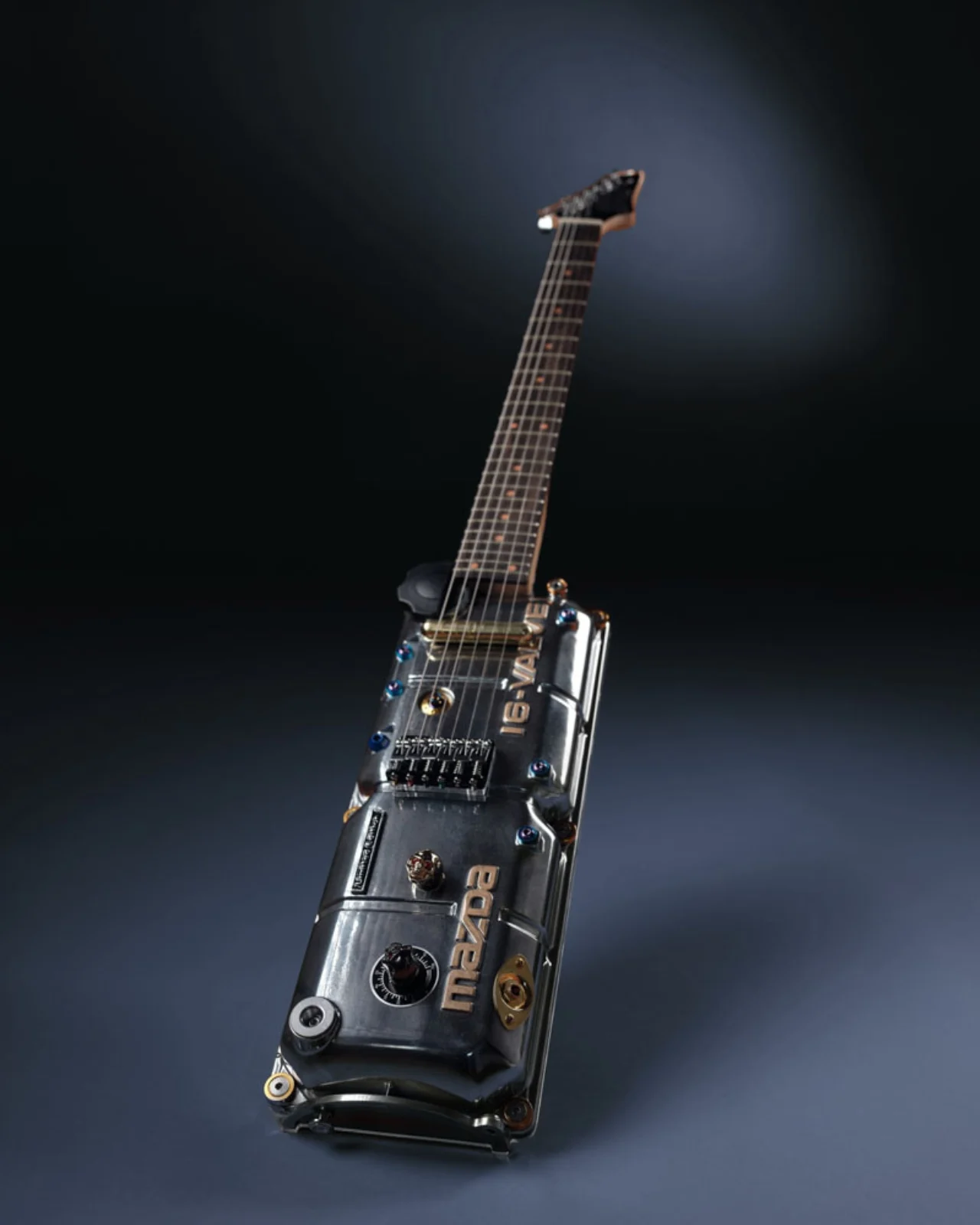 Plateis Guitars，Engine Head Electric Guitar，Transformation of automobile waste parts，Industrial wind musical instruments，