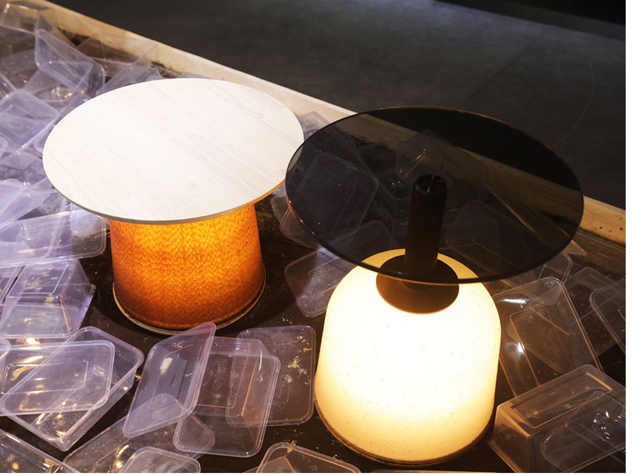 Recycled polypropylene，RE-UP Side，Polycarbonate frosted base，Rubber wood，coffee grounds mocha staining，