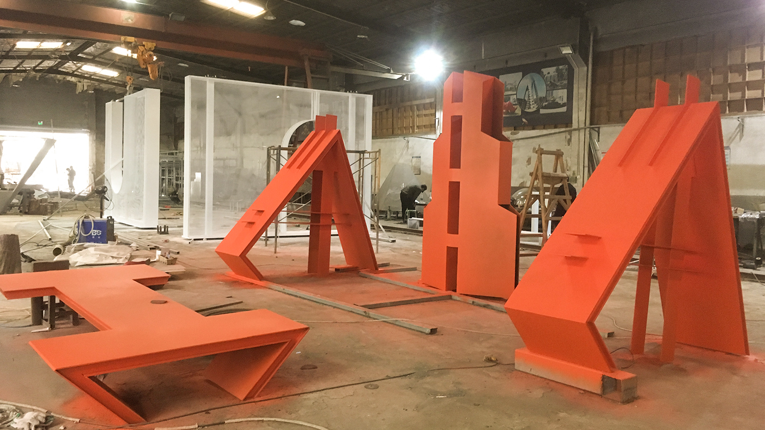 Campus Sculpture Sculpture Making Spiritual Fortress，